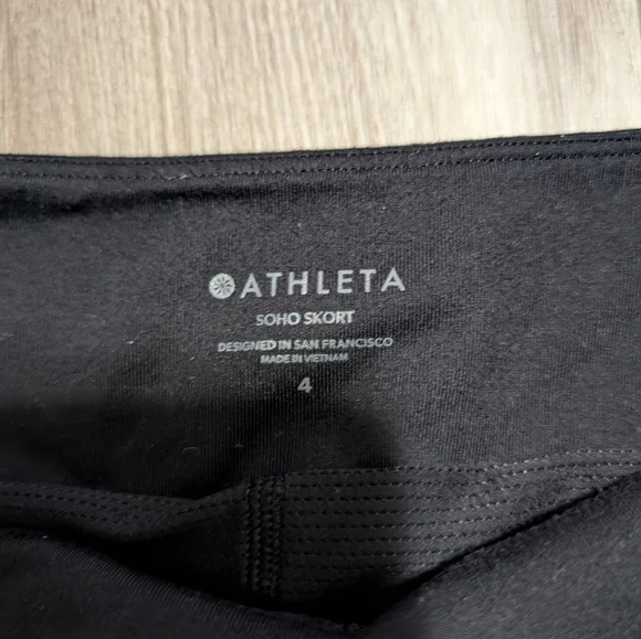 Athleta, Size 4 Soho Skort, UPF 50+, Black, Casual, Golf, Tennis - Picture 2 of 3